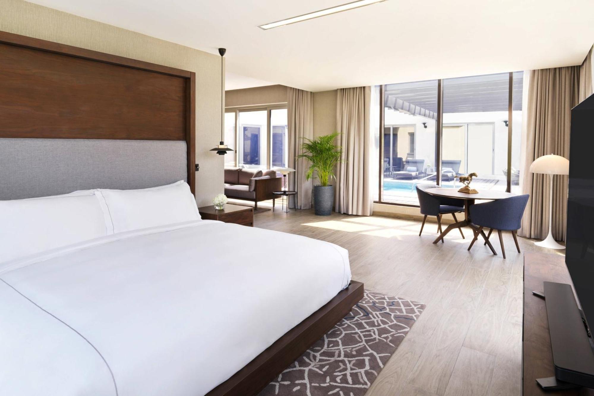The Ritz-carlton Abu Dhabi, Grand Canal 5*