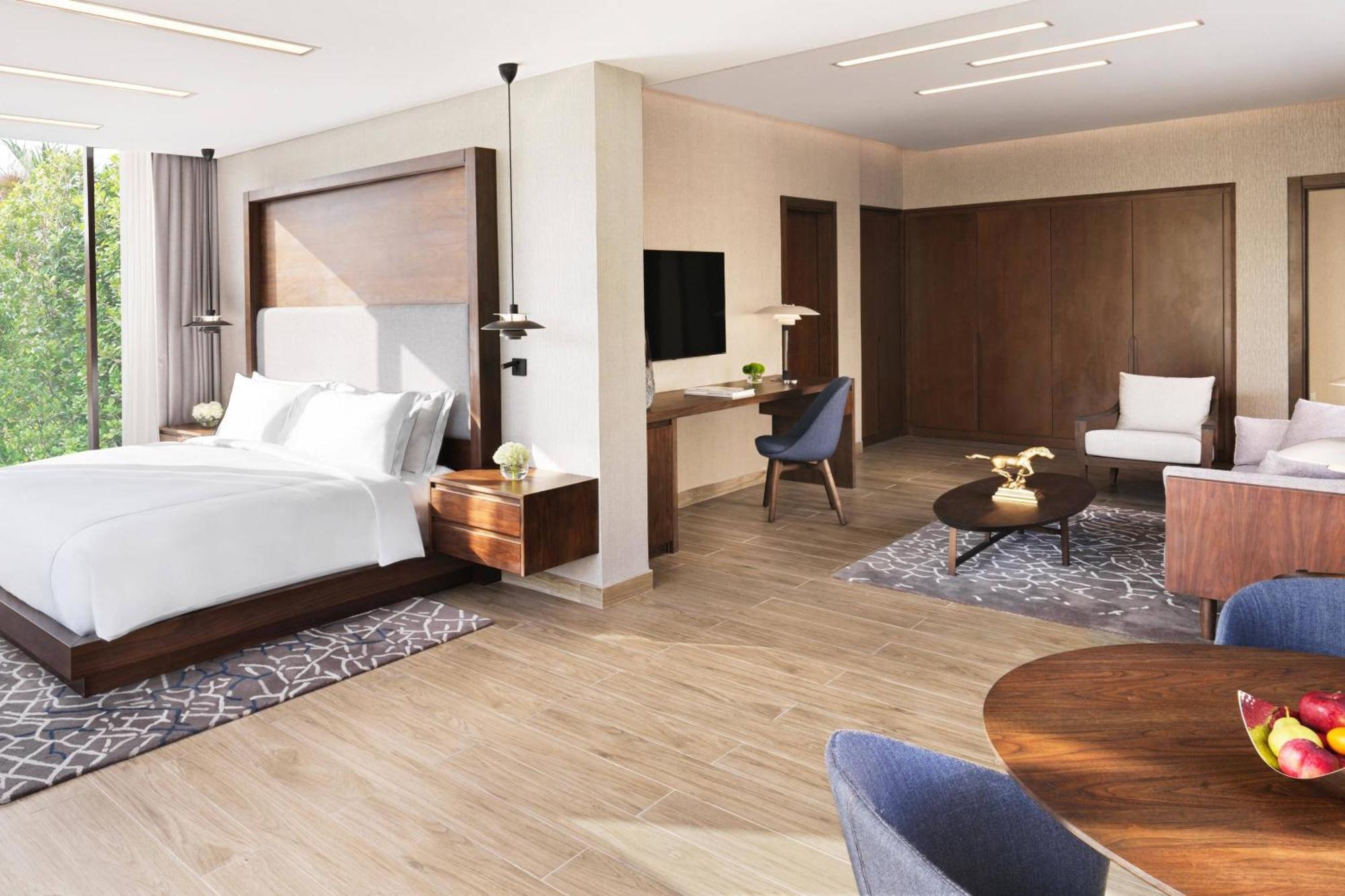 The Ritz-carlton Abu Dhabi, Grand Canal Resort 5*