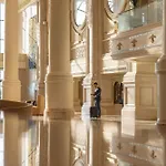 The Ritz-Carlton Abu Dhabi, Grand Canal