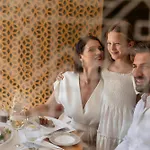 The Ritz-Carlton Abu Dhabi, Grand Canal