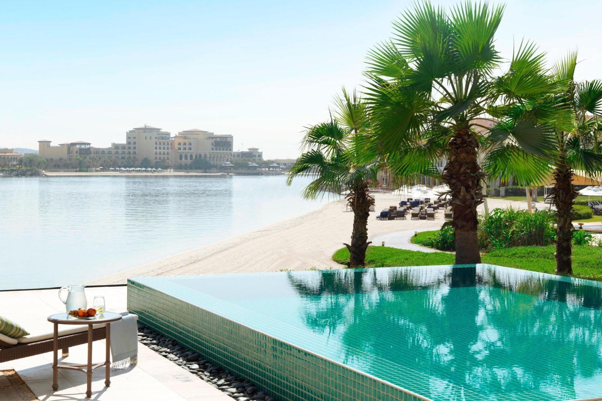 The Ritz-carlton Abu Dhabi, Grand Canal Abu Dhabi